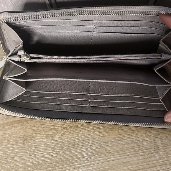 Slate grey Michael Kors purse - Picture 3 of 9